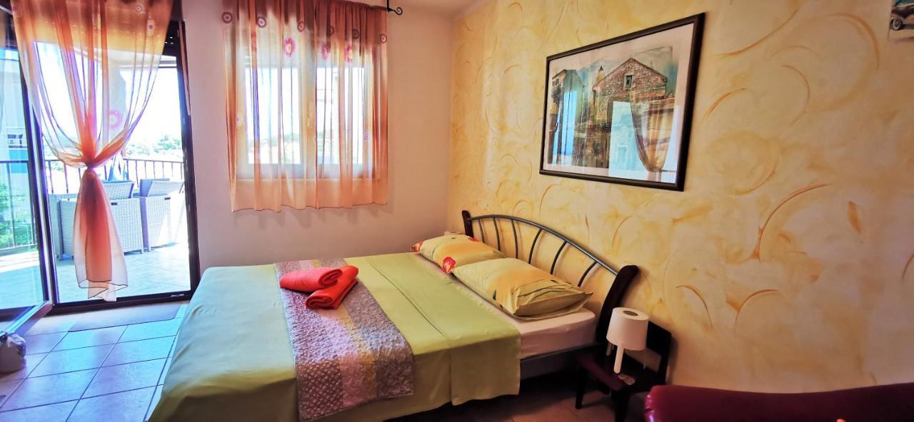 Studio Apartment Lela Лижнян Экстерьер фото